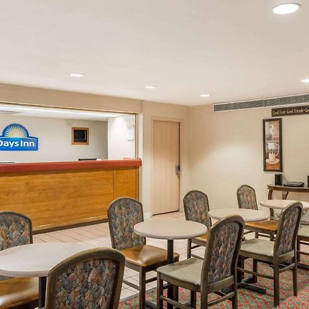 Days Inn By Wyndham West Des Moines - Clive Экстерьер фото