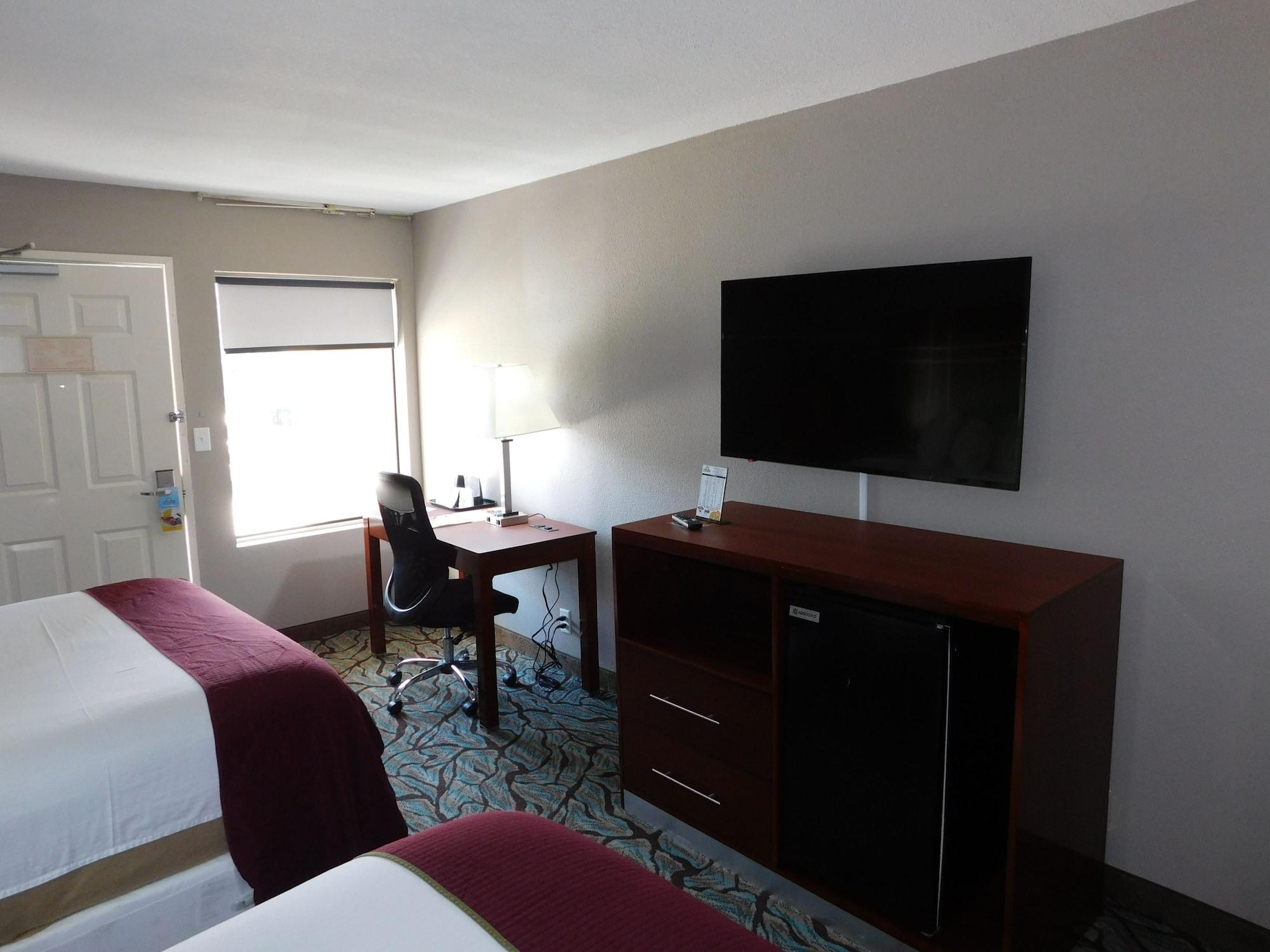 Days Inn By Wyndham West Des Moines - Clive Экстерьер фото