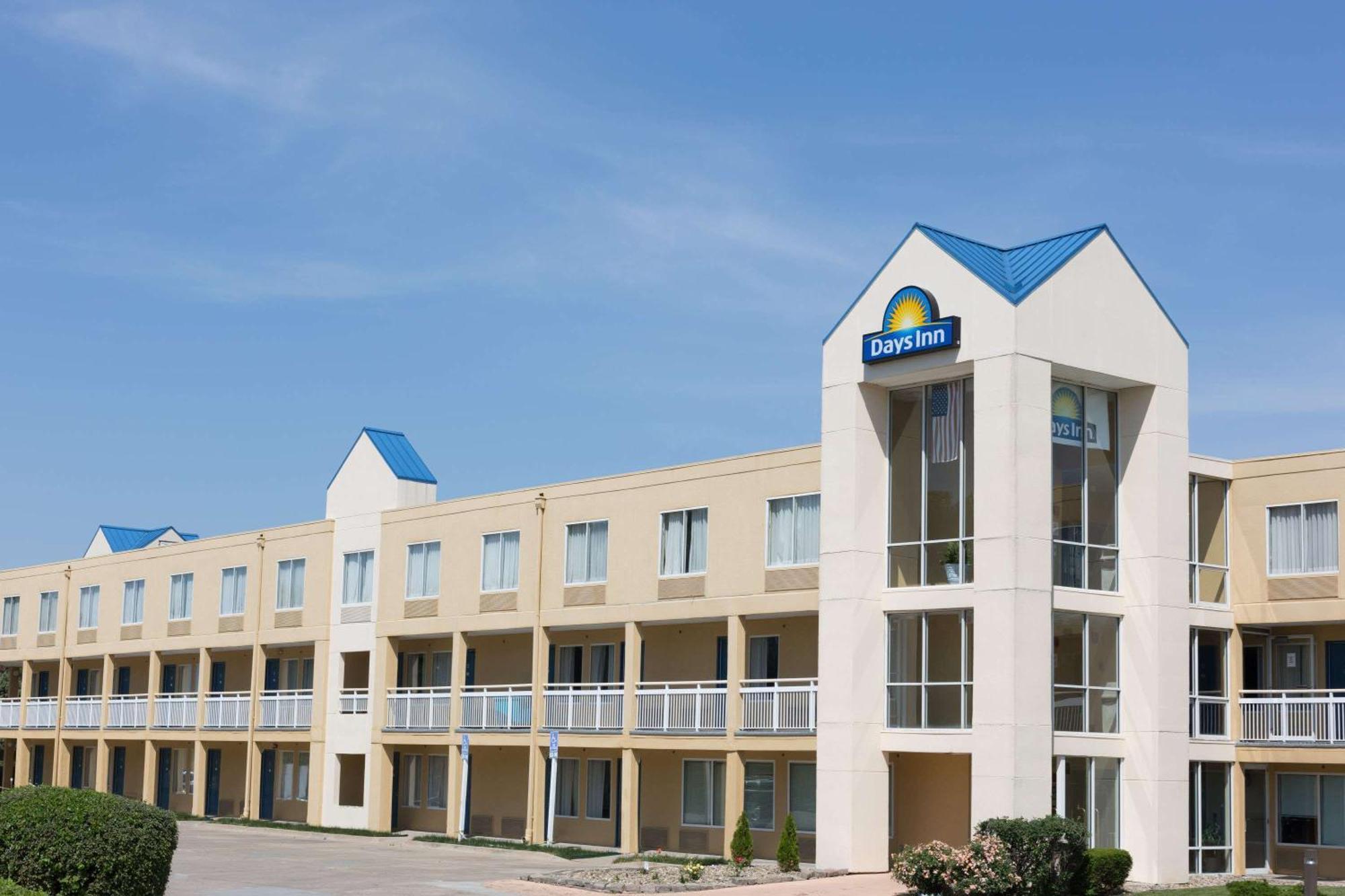 Days Inn By Wyndham West Des Moines - Clive Экстерьер фото