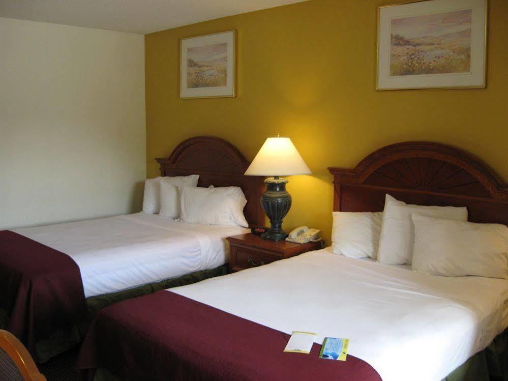 Days Inn By Wyndham West Des Moines - Clive Экстерьер фото