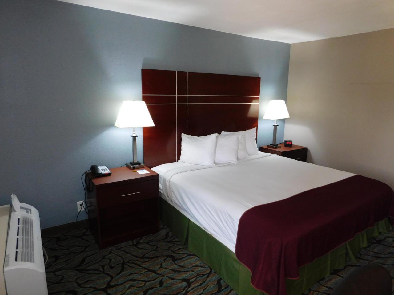 Days Inn By Wyndham West Des Moines - Clive Экстерьер фото