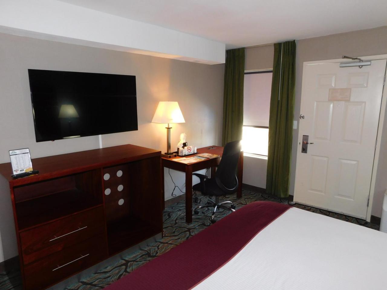 Days Inn By Wyndham West Des Moines - Clive Экстерьер фото