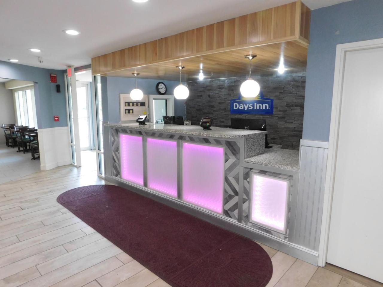 Days Inn By Wyndham West Des Moines - Clive Экстерьер фото